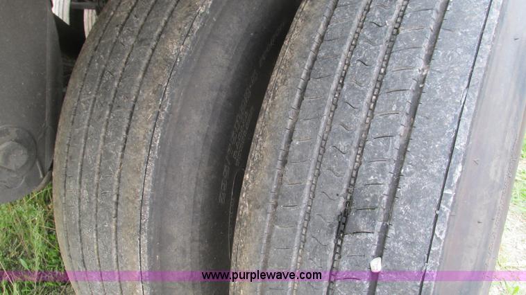 image for item J8553 2007 Wabash refrigerated van trailer