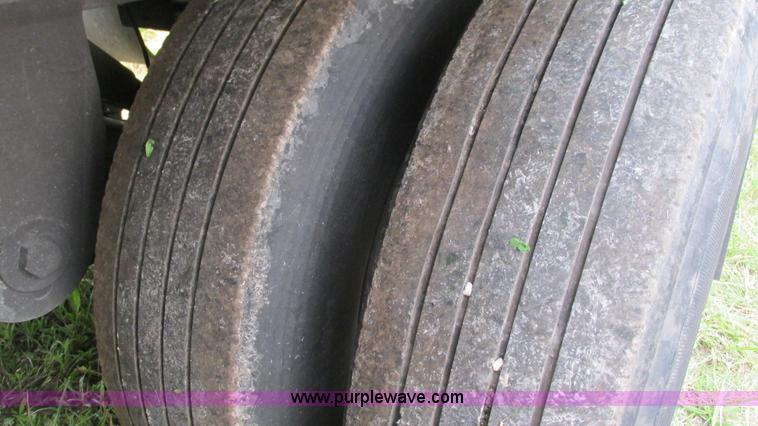 image for item J8553 2007 Wabash refrigerated van trailer