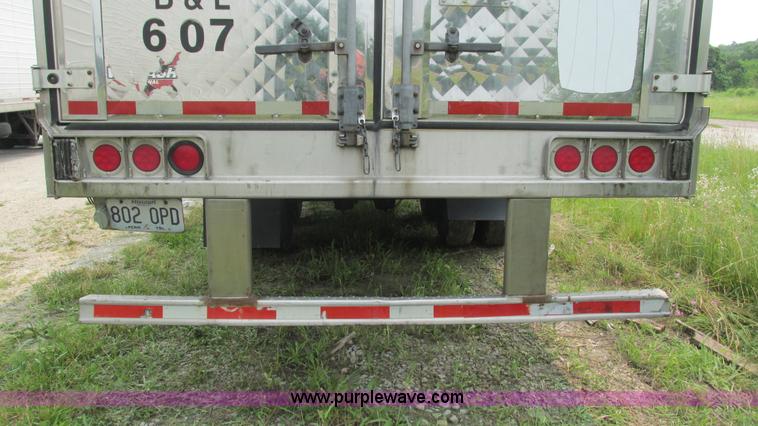 image for item J8553 2007 Wabash refrigerated van trailer
