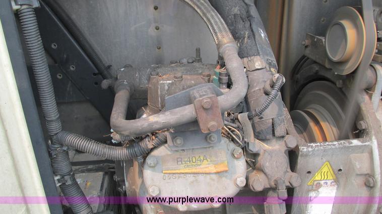 image for item J8553 2007 Wabash refrigerated van trailer