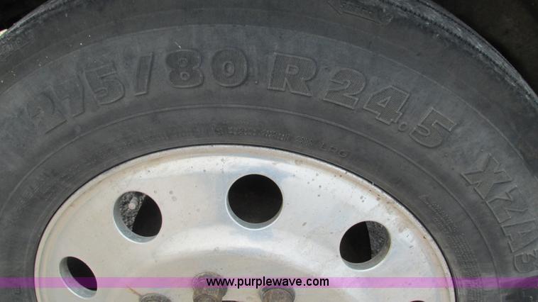 image for item J8554 2000 Peterbilt 377 semi truck