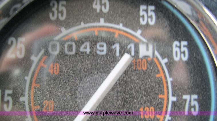 image for item J8554 2000 Peterbilt 377 semi truck