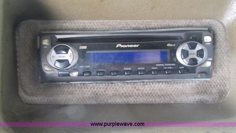 image for item J8554 2000 Peterbilt 377 semi truck