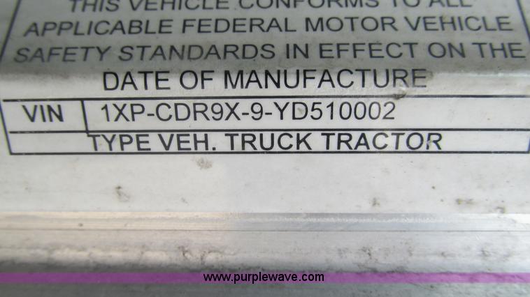 image for item J8554 2000 Peterbilt 377 semi truck