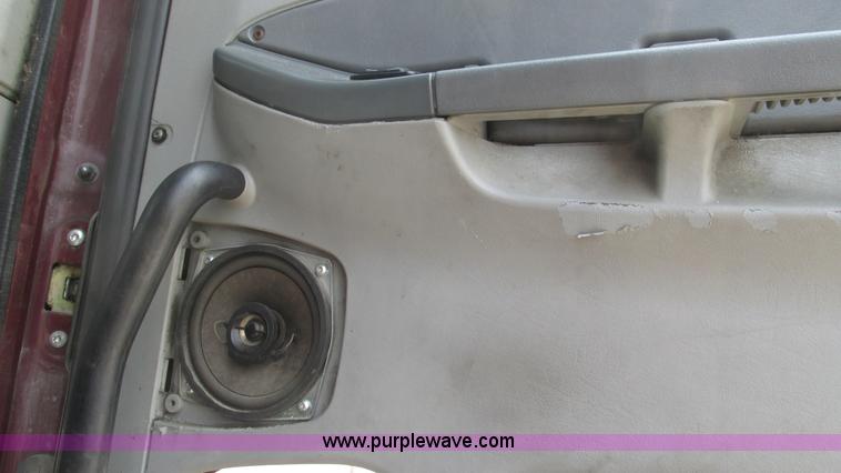 image for item J8555 2007 Freightliner Columbia semi truck