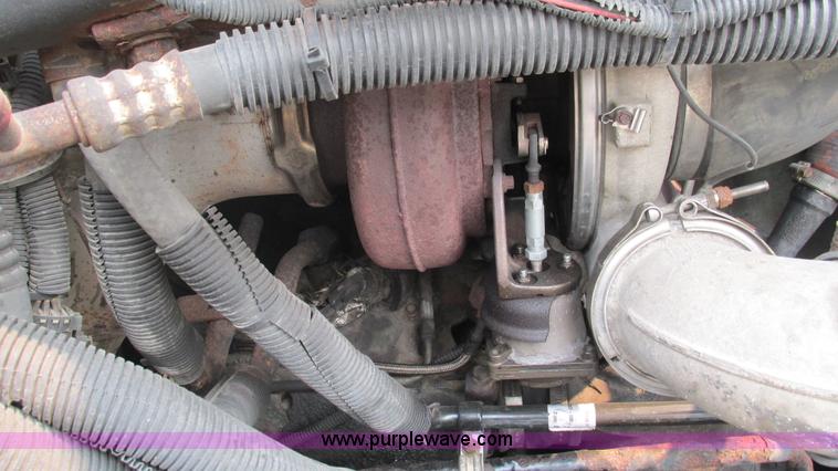 image for item J8555 2007 Freightliner Columbia semi truck