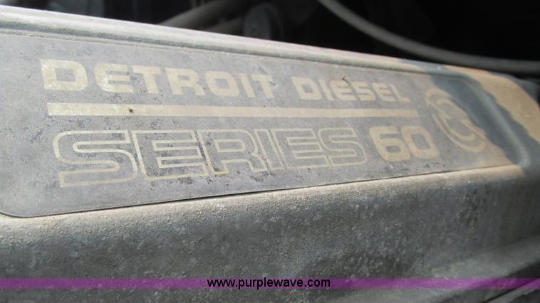 image for item J8555 2007 Freightliner Columbia semi truck