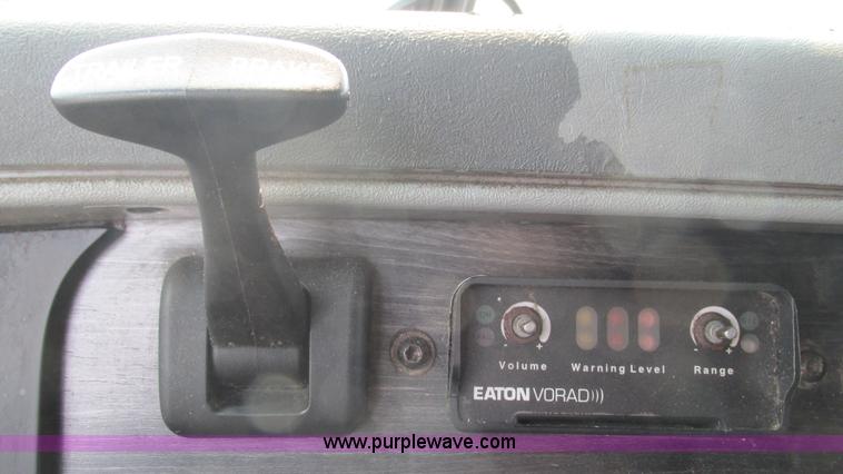 image for item J8555 2007 Freightliner Columbia semi truck