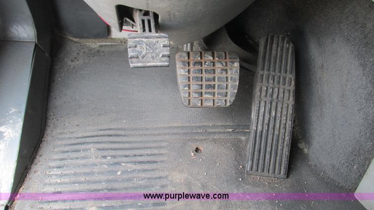 image for item J8555 2007 Freightliner Columbia semi truck