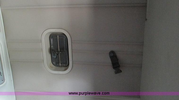 image for item J8555 2007 Freightliner Columbia semi truck