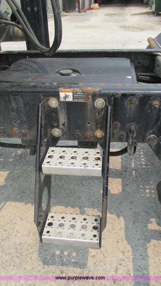 image for item J8556 2006 Freightliner Columbia  semi truck