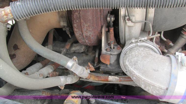 image for item J8556 2006 Freightliner Columbia  semi truck