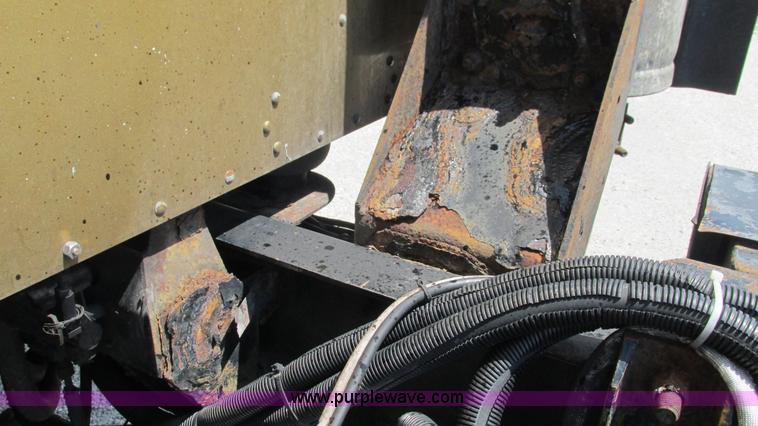 image for item J8557 1999 Kenworth T600 semi truck