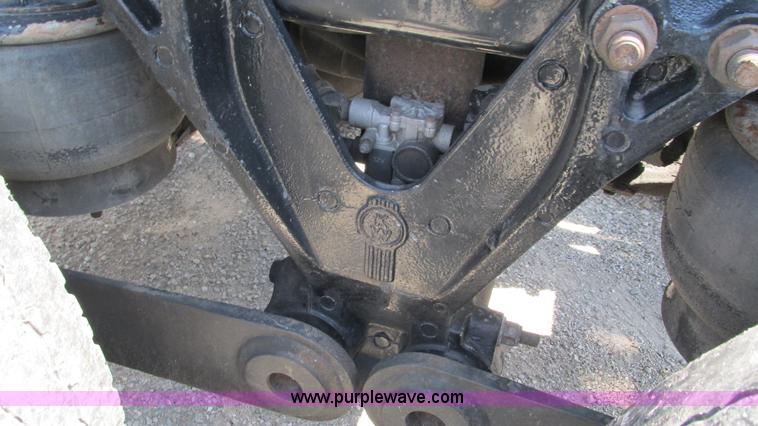 image for item J8557 1999 Kenworth T600 semi truck