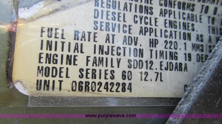 image for item J8557 1999 Kenworth T600 semi truck