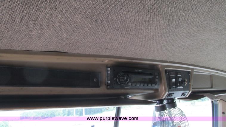 image for item J8557 1999 Kenworth T600 semi truck