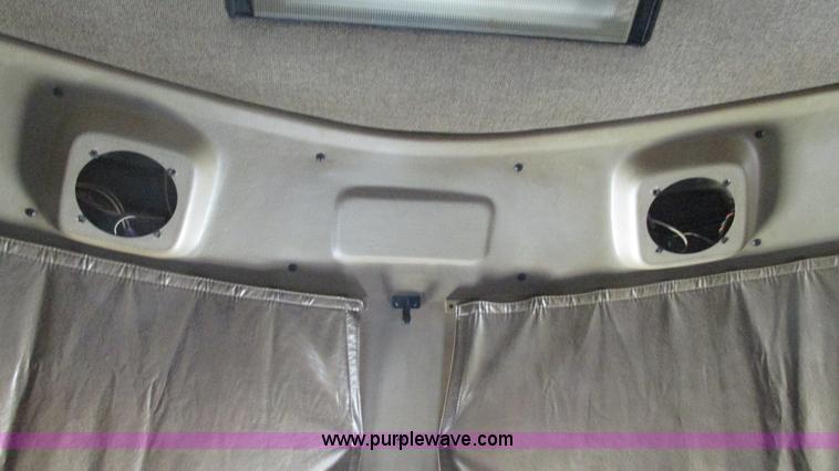 image for item J8557 1999 Kenworth T600 semi truck