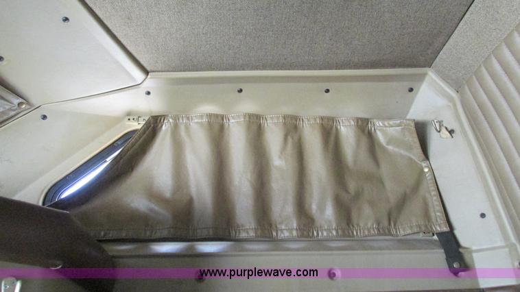 image for item J8557 1999 Kenworth T600 semi truck