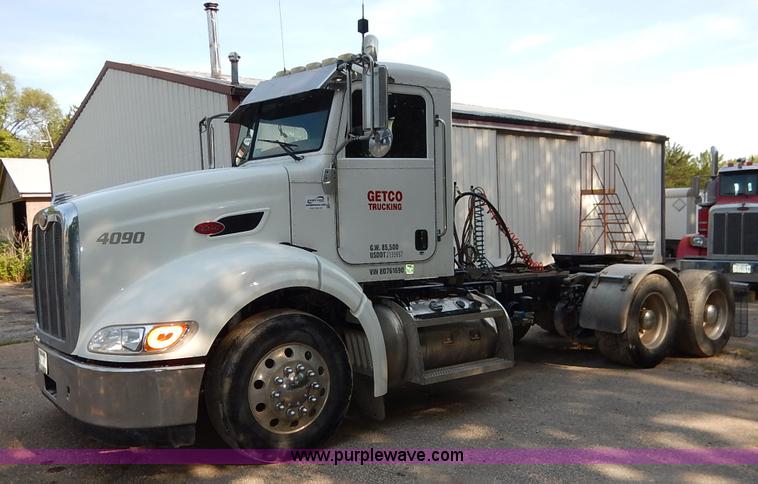 image for item K1530 2008 Peterbilt 384 semi truck