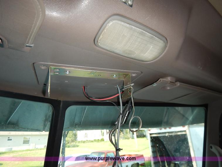 image for item K1530 2008 Peterbilt 384 semi truck