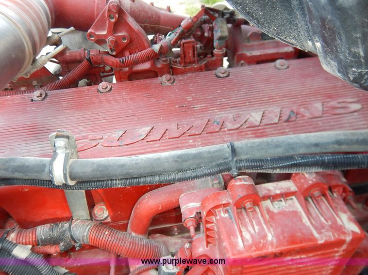 image for item K1530 2008 Peterbilt 384 semi truck