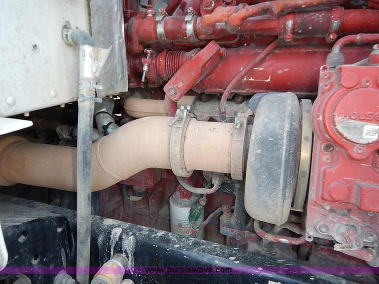 image for item K1530 2008 Peterbilt 384 semi truck