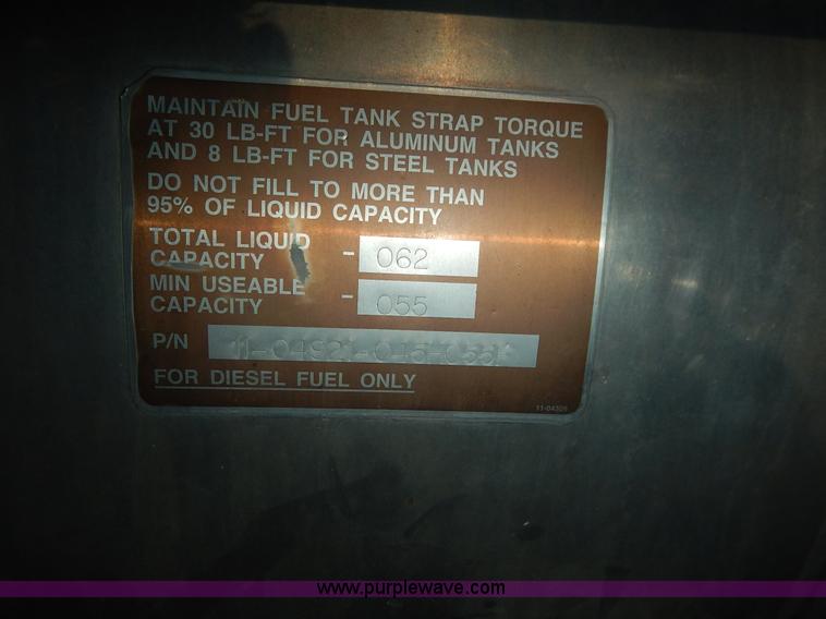 image for item K1530 2008 Peterbilt 384 semi truck