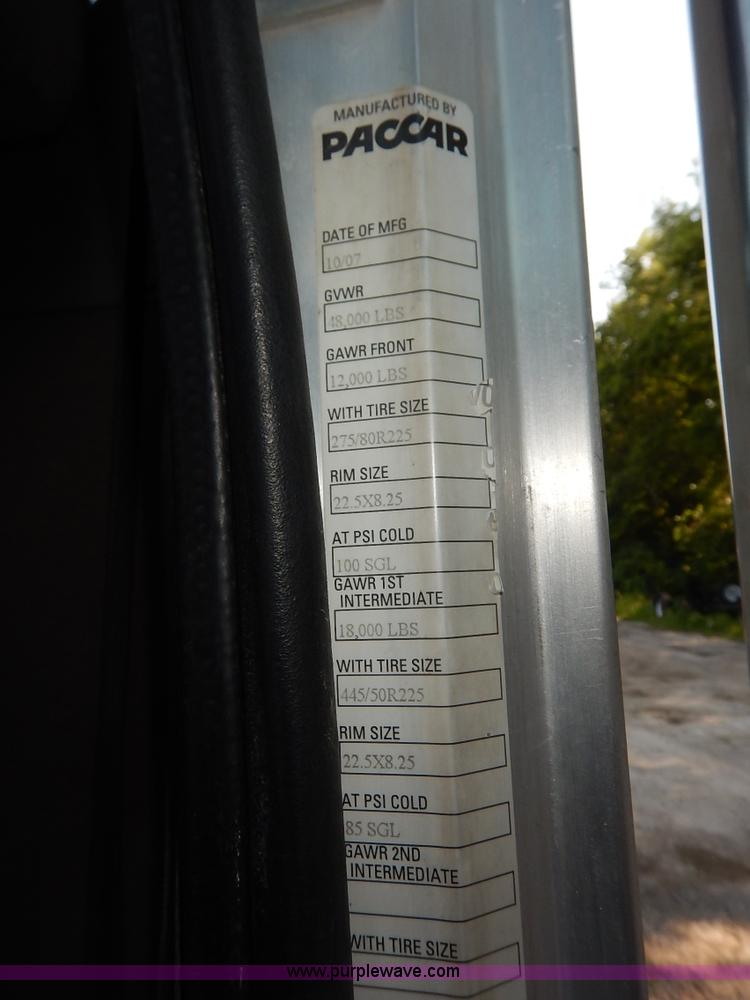 image for item K1530 2008 Peterbilt 384 semi truck