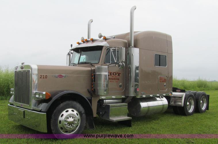 image for item K5734 2004 Peterbilt 379 semi truck