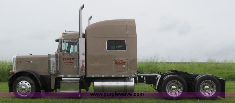 image for item K5734 2004 Peterbilt 379 semi truck