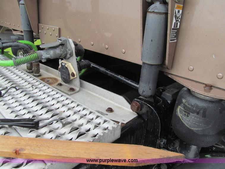 image for item K5734 2004 Peterbilt 379 semi truck