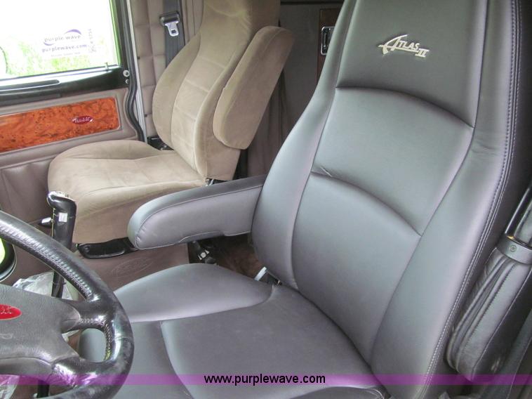 image for item K5734 2004 Peterbilt 379 semi truck