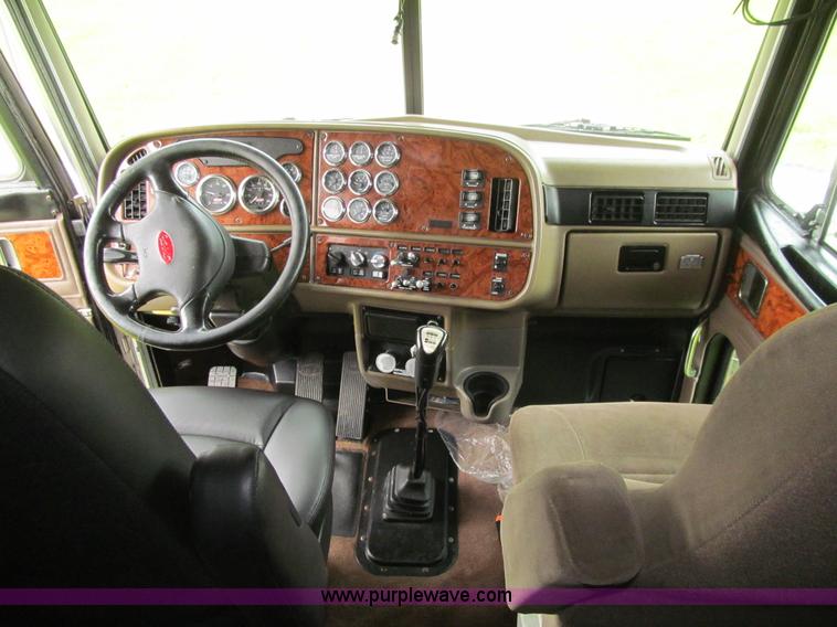 image for item K5734 2004 Peterbilt 379 semi truck