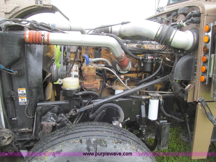 image for item K5734 2004 Peterbilt 379 semi truck