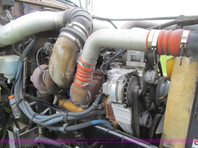 image for item K5734 2004 Peterbilt 379 semi truck