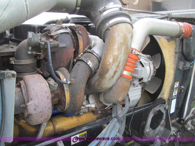 image for item K5734 2004 Peterbilt 379 semi truck