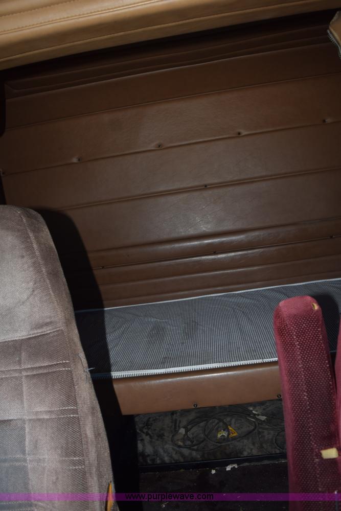 image for item K6127 1999 Peterbilt 377 semi truck