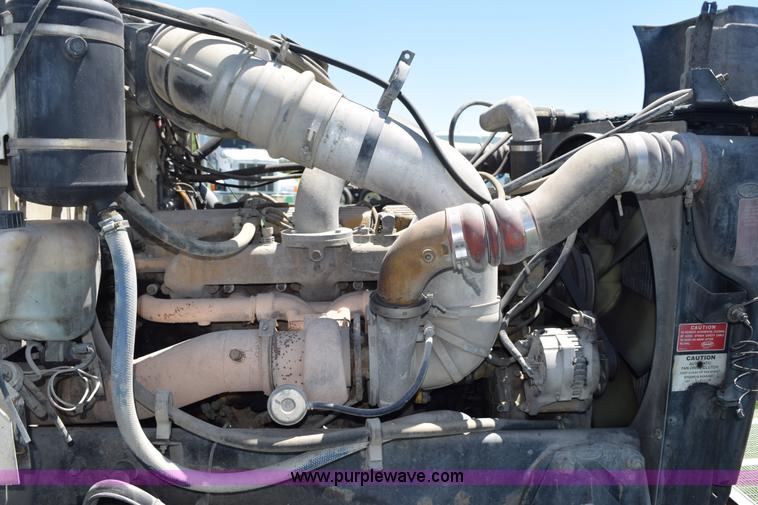 image for item K6127 1999 Peterbilt 377 semi truck