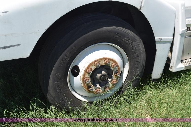 image for item K6127 1999 Peterbilt 377 semi truck