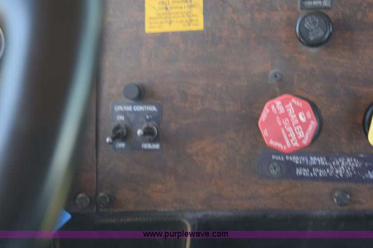 image for item K6128 1999 Peterbilt 377 semi truck