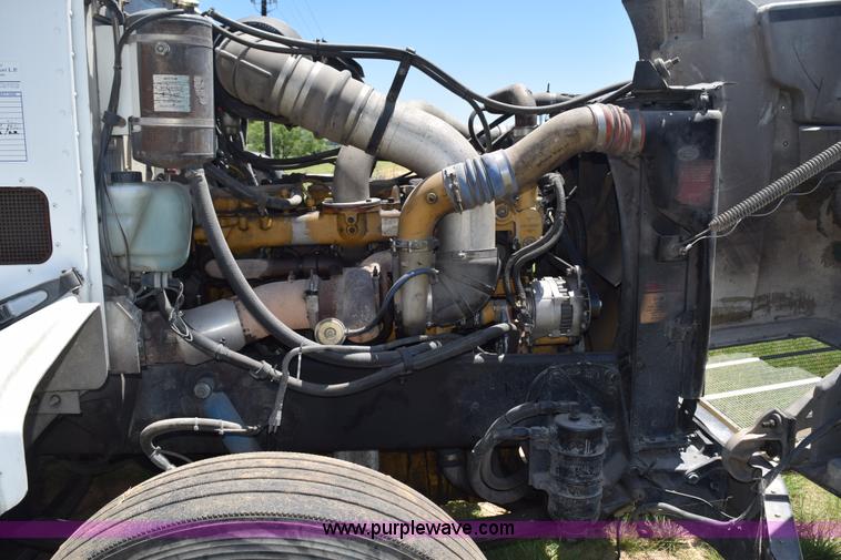 image for item K6128 1999 Peterbilt 377 semi truck