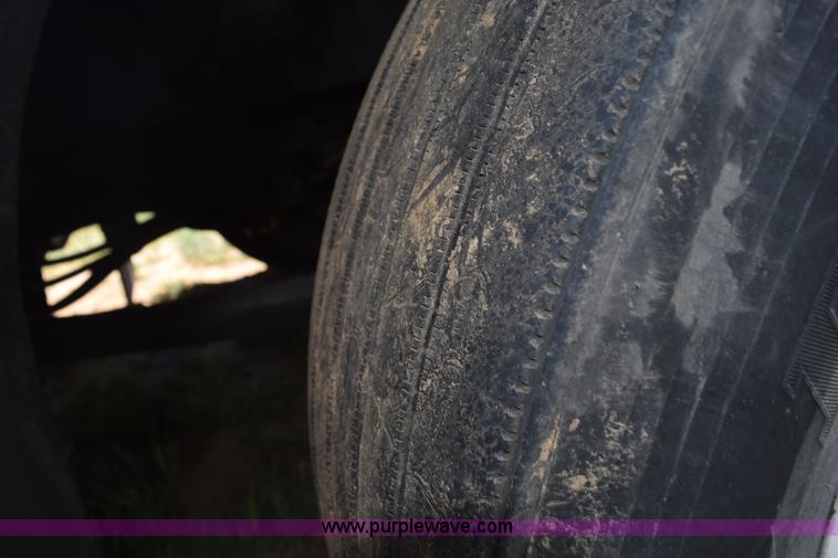 image for item K6128 1999 Peterbilt 377 semi truck