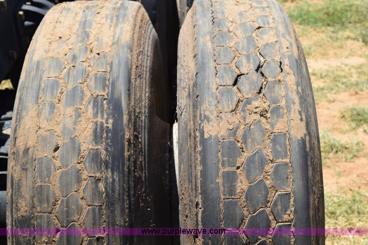 image for item K6128 1999 Peterbilt 377 semi truck