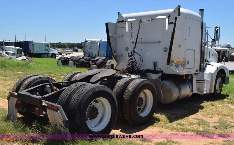 image for item K6130 2000 Peterbilt 377 semi truck