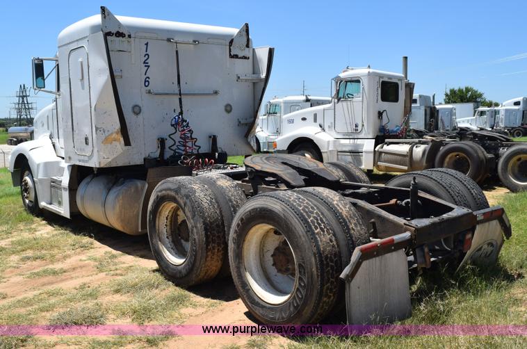 image for item K6130 2000 Peterbilt 377 semi truck
