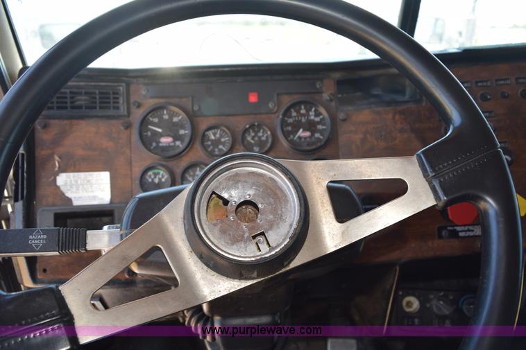 image for item K6130 2000 Peterbilt 377 semi truck