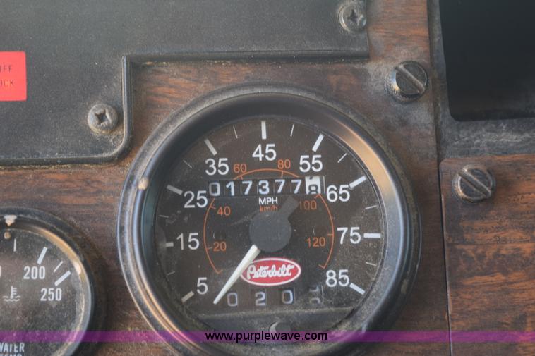 image for item K6130 2000 Peterbilt 377 semi truck