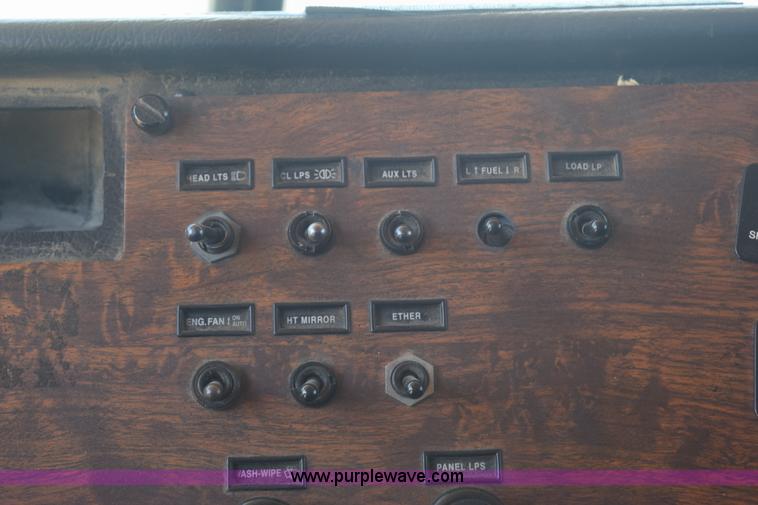 image for item K6130 2000 Peterbilt 377 semi truck