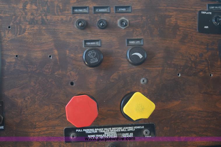 image for item K6130 2000 Peterbilt 377 semi truck