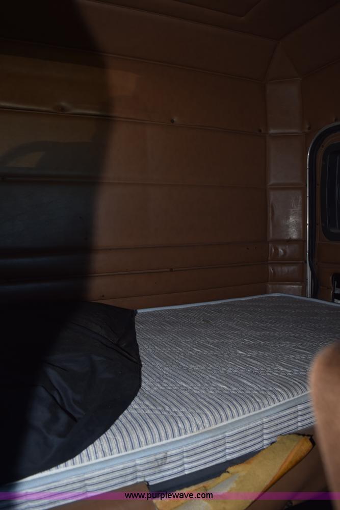 image for item K6130 2000 Peterbilt 377 semi truck